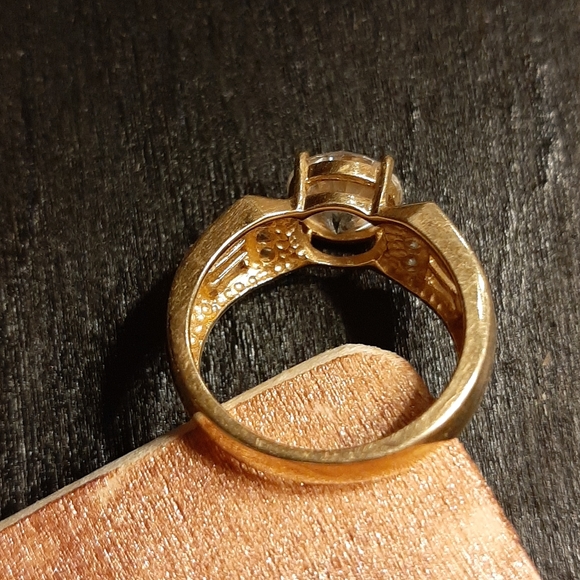 Amazingly sparkly 14k ring - Picture 3 of 6